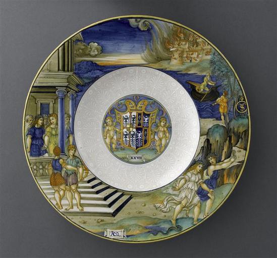 Service d'Isabelle d'Este : Grand plat rond en majolique d'Urbino_0