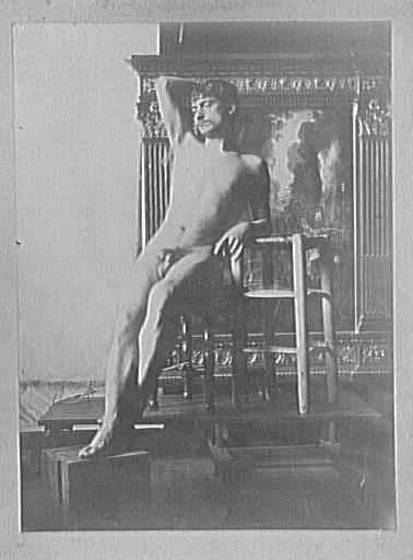 Modèle masculin dans l'atelier de Gustave Moreau : pose pour Les Argonautes (figure de gauche)_0