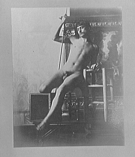 Modèle masculin dans l'atelier de Gustave Moreau : pose pour Les Argonautes (figure de gauche)_0