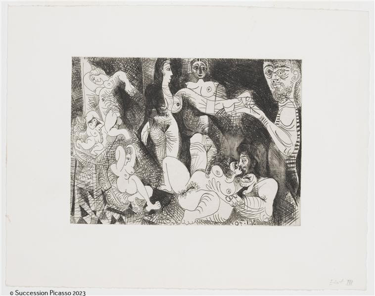 Marin rêveur avec deux femmes, couple, spectatrice et sculpture sur un escabeau_0