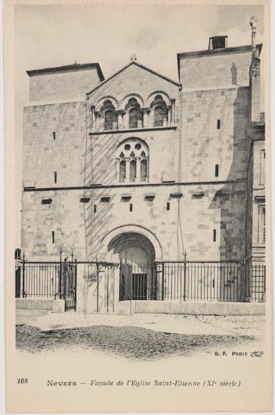Ombres sur la façade de l'église Saint-Etienne de Nevers (Nièvre) (recto) ; Reprise de la façade de l'église Saint-Etienne de Nevers (Nièvre) (verso)_0