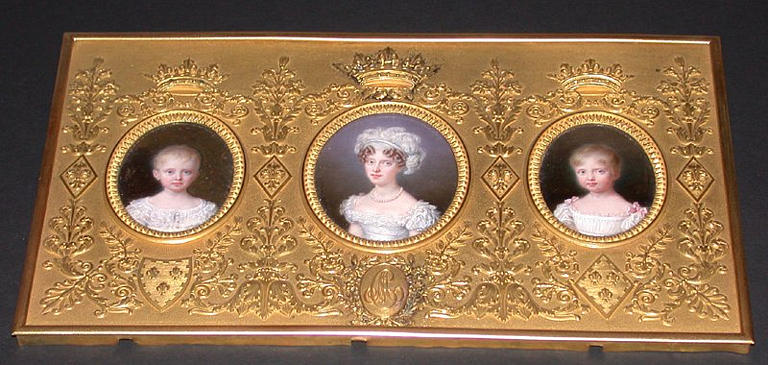 Marie-Caroline de Bourbon-Siciles, duchesse de Berry (1798-1870) entre sa fille, Louise Marie Thérèse d'Artois (1819-1864) et son fils, Henri Dieudonné d'Artois, comte de Chambord (1820-1883)_0