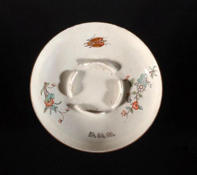 Tasse trembleuse, soucoupe_2