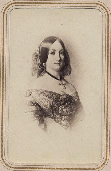 Portrait de la duchesse de Montpensier, en buste, reproduction d'après Winterhalter_0