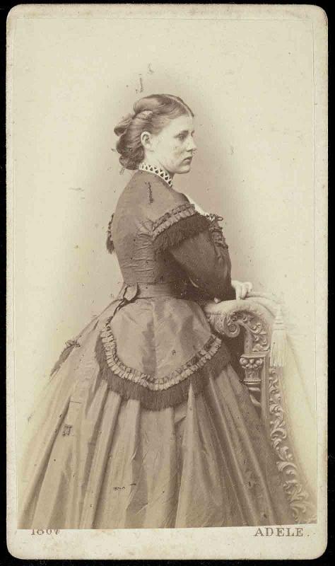 Portrait de l'Archiduchesse d'Autriche Marie-Thérèse de Teschen (1845-1927), fille de l'Archiduc Albert et épouse du duc Philippe de Wurtemberg après 1865_0