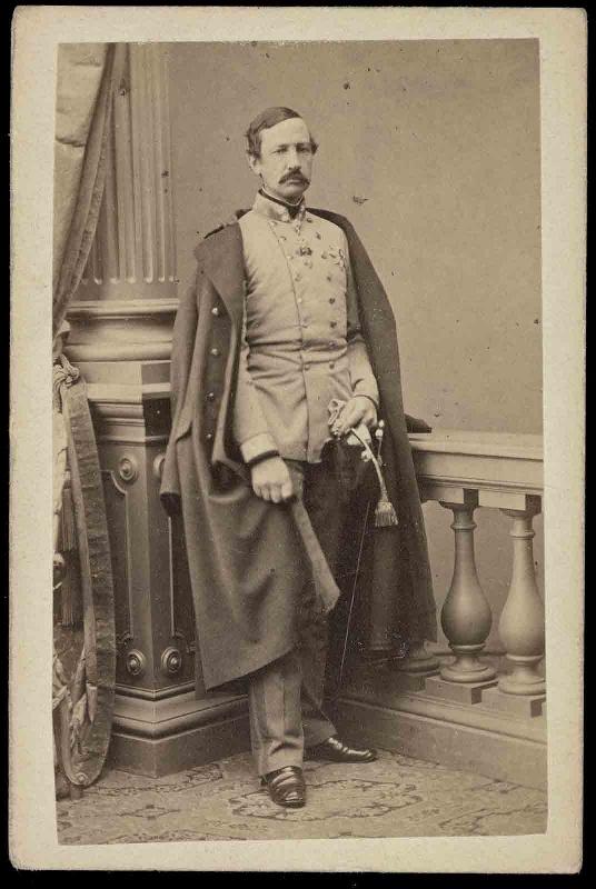 Portrait du duc de Modène [François V (Modène, 1816 ; Vienne, 1875) ?] ; Album de 171 photographies, Henry Hering, 2e moitié 19e siècle
