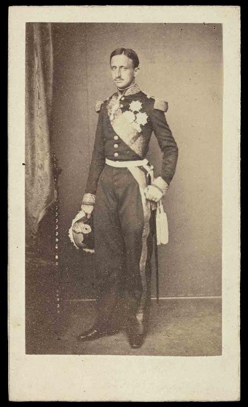 Portrait du roi François II de Naples (Naples, 1836 ; Arco (Italie), 1894), dernier roi du Royaume des Deux-Siciles de 1859 à 1861 ; Album de 171 photographies, Henry Hering, 1859 après