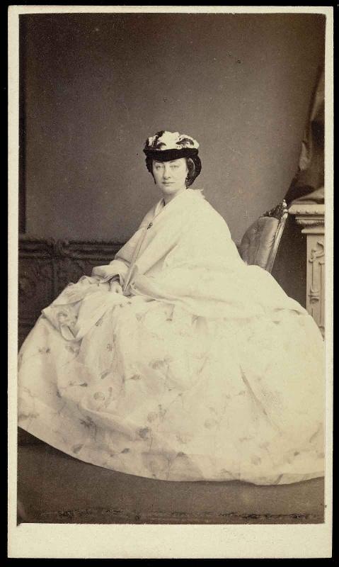 Portrait de Lady Frances Elizabeth Anne Waldegrave, comtesse Waldegrave (London, 1821 ; London, 1879), Alexander Bassano, 1866-1876