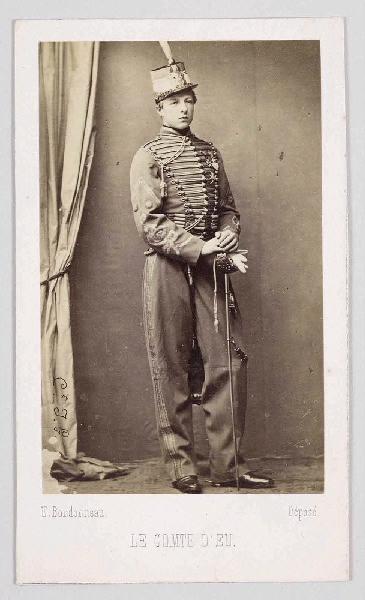 Le comte d'Eu ou le duc d'Alençon ? (selon une inscription au stylo, moderne), debout, en uniforme, Emile Bondonneau, 3e quart 19e siècle