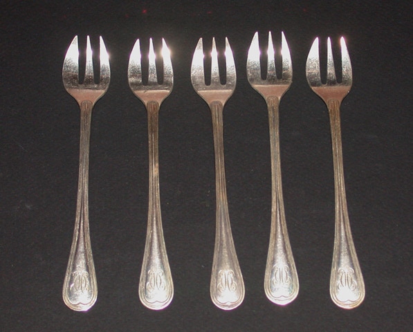 Petite fourchette à huîtres à trois dents_0