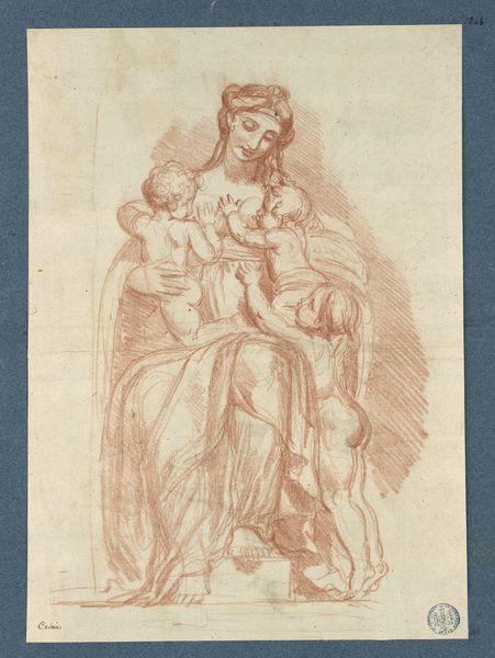 Femme avec deux enfants au sein et un autre s'appuyant sur ses genoux_0