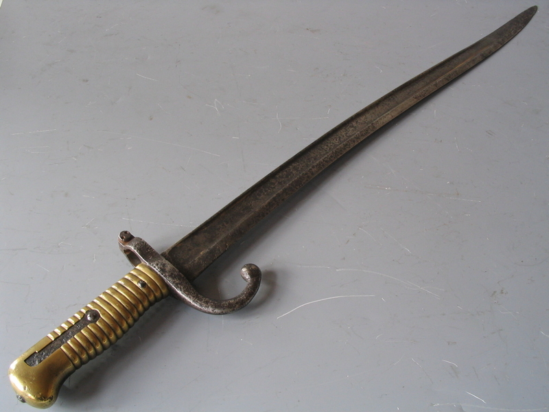 Baïonnette, fourreau d'arme blanche_1