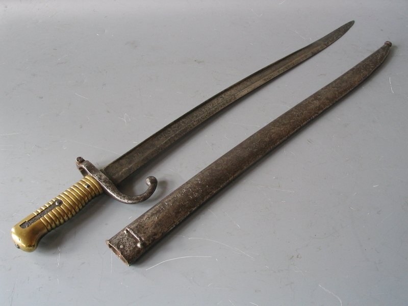 Baïonnette, fourreau d'arme blanche_0