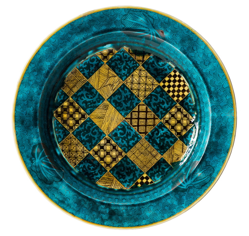 Plat rond de style japonais Ko-Kutani_0