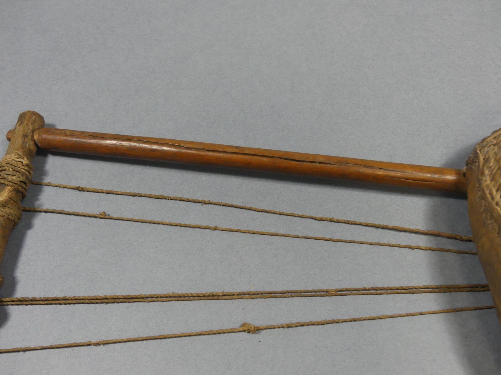Lyre, instrument à cordes_1