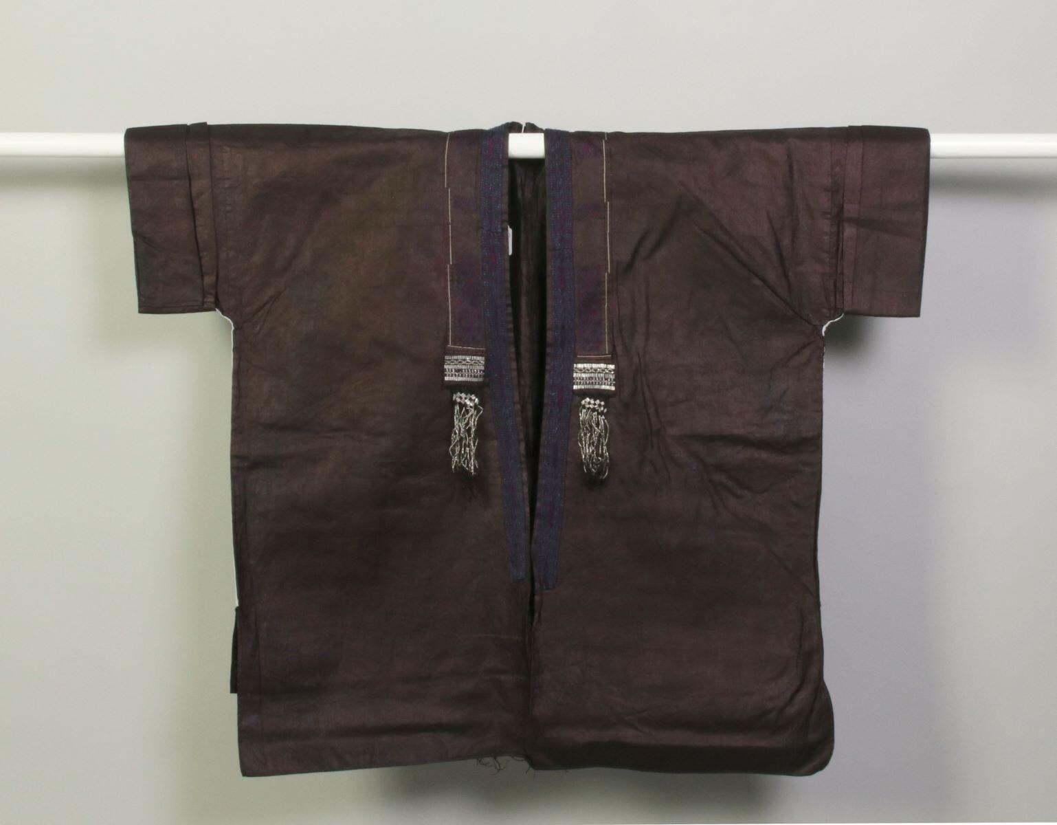 Costume de femme, veste, jupe, tablier (ensemble)_1