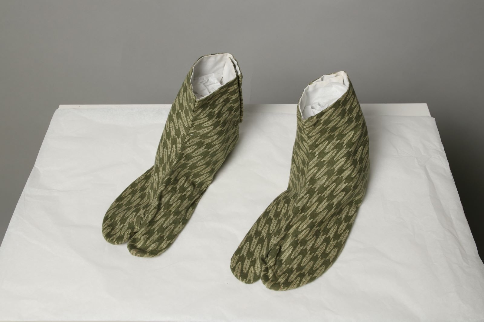 Costume de femme, chaussette_0