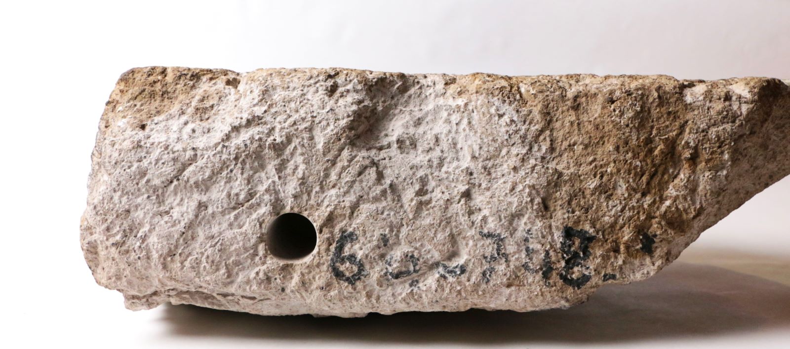 Élément d'architecture, bloc de parement, fragment_2