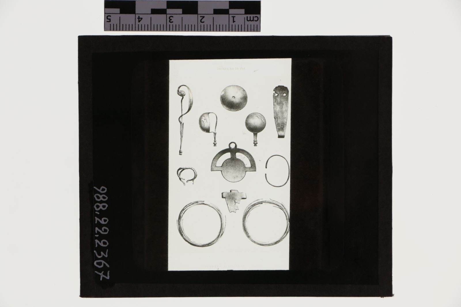 Fibules pendeloques et bracelets en bronze Tumulus d'Amondam (Doubs) (titre inscrit)_1