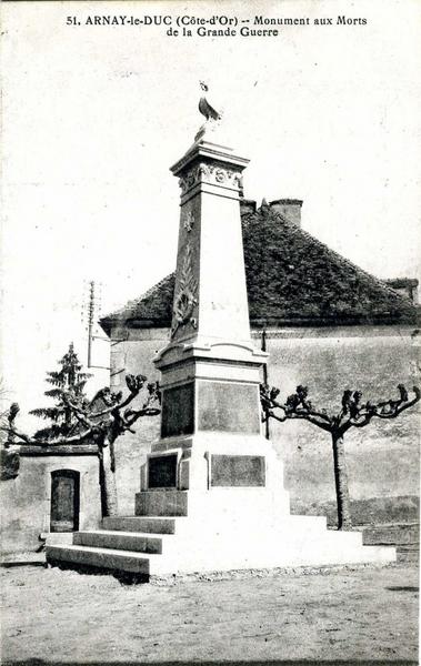 51. ARNAY-le-DUC (Côte d'Or) - Monument aux Morts / de la Grande Guerre (titre inscrit)_0