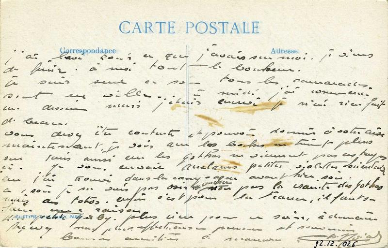 1914-15... VERMELLES (Pas-de-Calais) / Place de l'Eglise - Un trou fait par un obus / 1914-15...VERMELLES (Pas-de-Calais) / Church square - A hole made by a shell (titre inscrit, anglais)_1