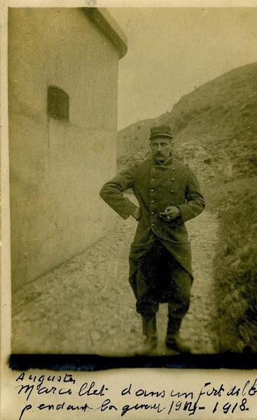 Auguste Marcillet dans un fort de l'Est pendant la guerre 1914-1918 (titre manuscrit)_0