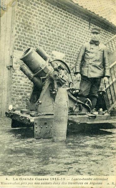 4 - La Grande Guerre 1914-15 - Lance-bombe allemand / (Minenwerfer) pris par nos soldats dans des tranchées en Argonne (titre inscrit)_0