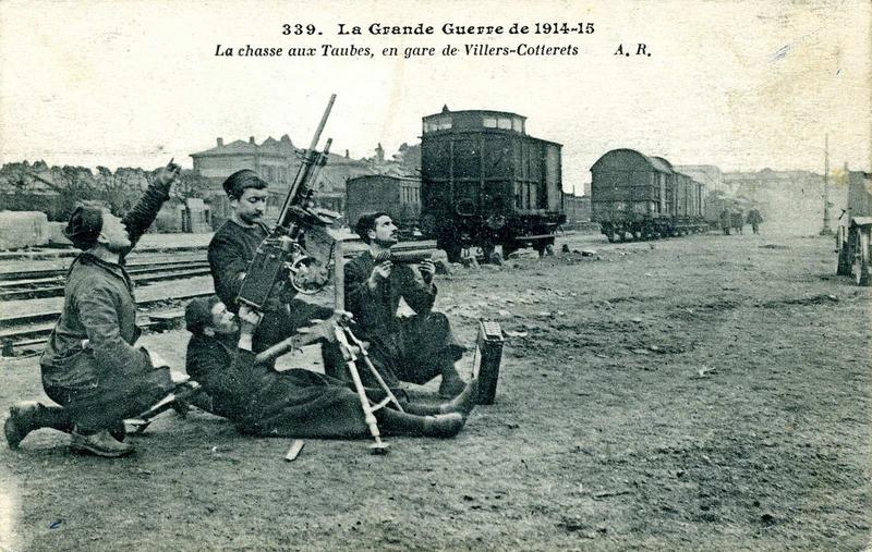 339. La Grande Guerre de 1914-15 / La chasse aux Taubes, en gare de Villers-Cotterêts (titre inscrit)_0