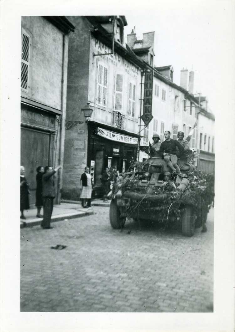Lib. de Nuits Sept. 44. / 1944 / rue Fagon / LAMOURE (titre inscrit), R Lamoure, 1944