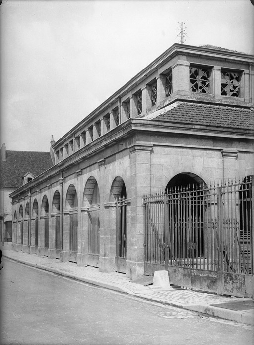 Halle, une face vue de biais et angle droit, avec grille devant (titre usuel), Jules Misserey, 1906 après