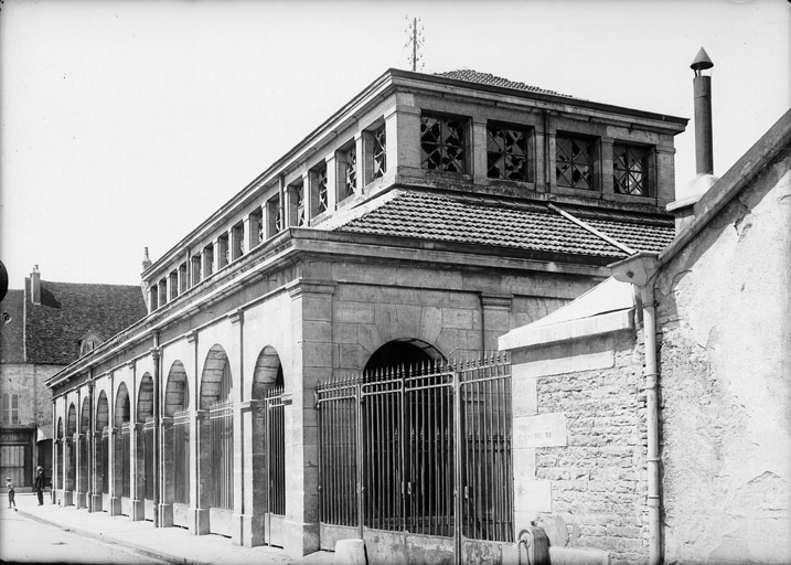 Halle, cliché horizontal, cheminée à l'arrière droit (titre usuel), Jules Misserey, 1906 après