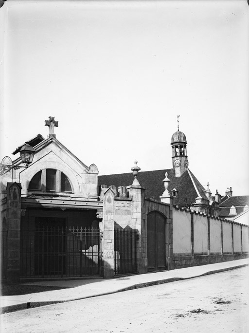 Hôpital St Laurent - Vue de la façade à partir de la rue des tanneries (titre usuel), Jules Misserey