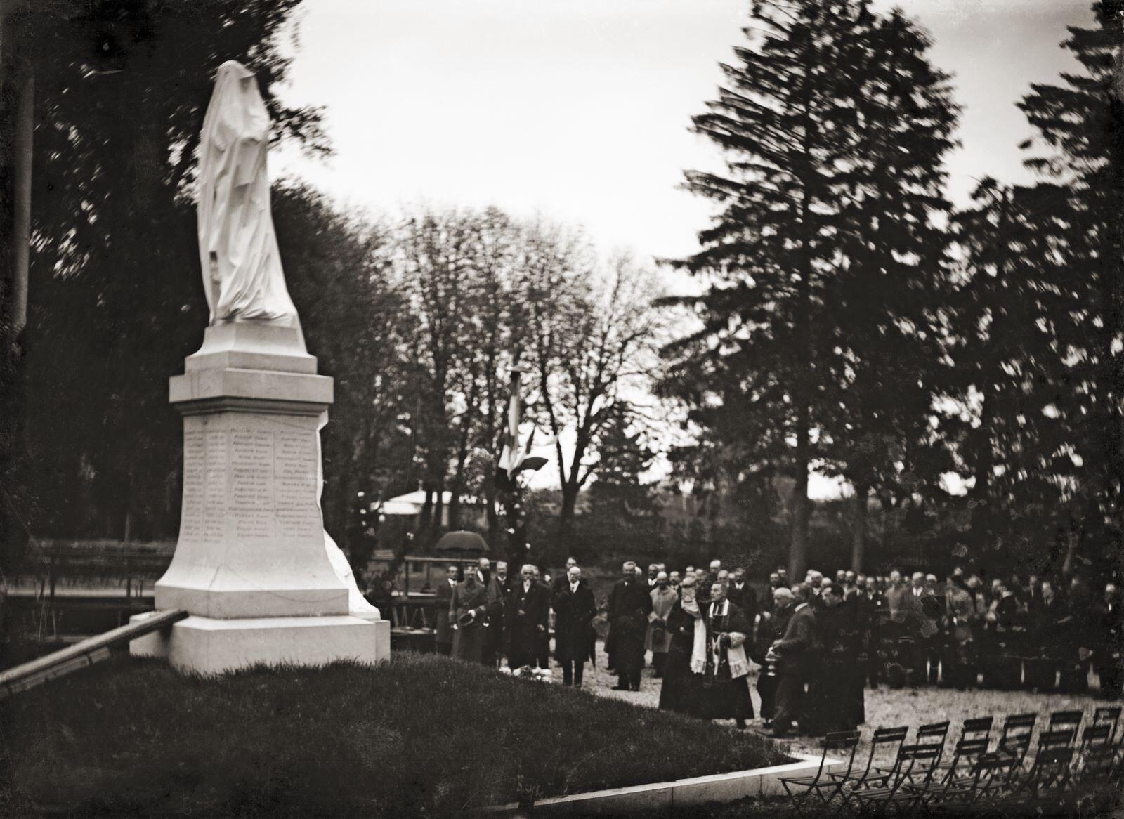 Nuits-Saint-Georges - Inauguration du monument aux morts au jardin de l'Arquebuse (titre usuel), Jules Misserey, 1921