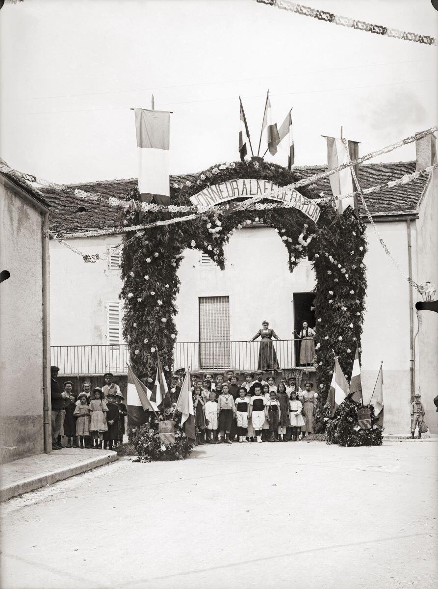 Nuits-Saint-Georges - “HONNEUR A LA FEDERATION” (titre usuel), Jules Misserey, 1ère moitié 20e siècle