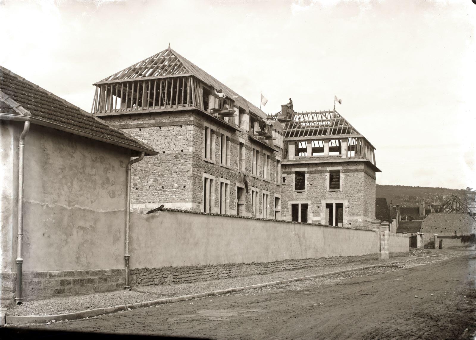 Nuits-Saint-Georges - Construction de l'école des garçons (école Henri Challand) (titre usuel), Jules Misserey, 1826-1930