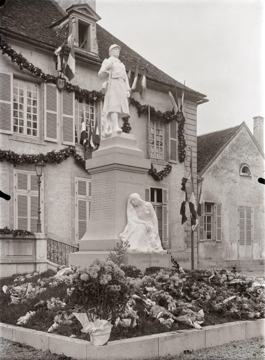 Nuits-Saint-Georges - Monument aux morts de la Première Guerre mondiale (titre usuel), Jules Misserey, 1921-1941