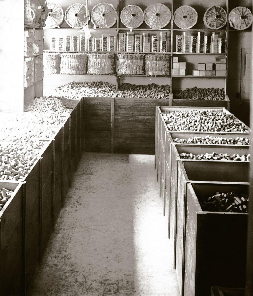 Un atelier de stockage lié au vin (titre usuel), Jules Misserey, 1900 de,1941 à