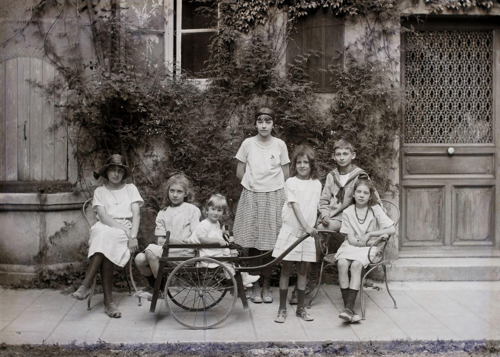 Nuits-Saint-Georges - Maison Misserey-Viansson, rue Paul Cabet, (portrait d'enfants) (titre usuel), Jules Misserey, 1ère moitié 20e siècle
