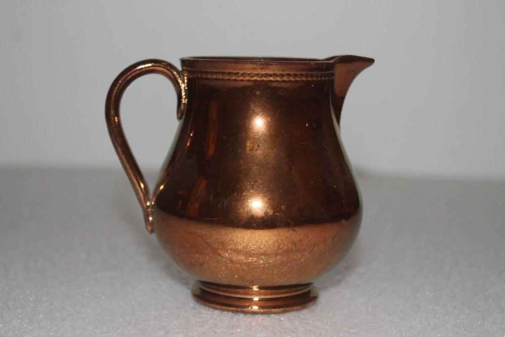 Petit pot doré dit en faïence de Jersey_0