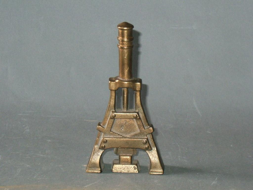 Marteau-pilon (en miniature)_1