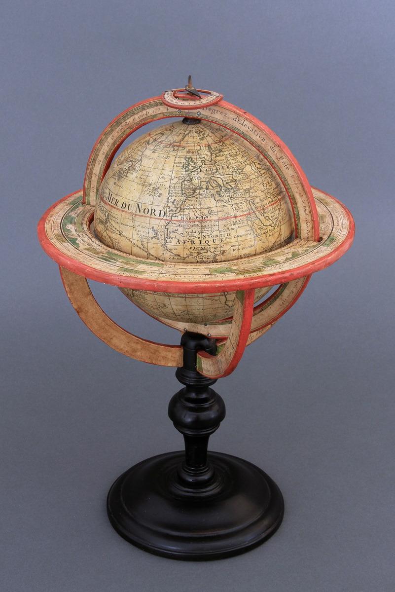 Globe terrestre réalisé en hommage à lexpédition du capitaine Jean-Baptiste Charles Bouvet de Lozier dans les mers Australes en 1738-1739_0