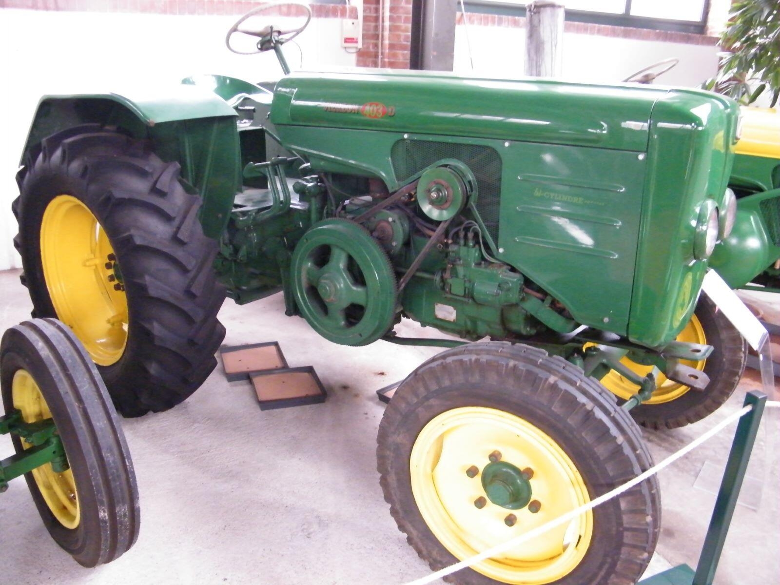Tracteur SFV type 403 D_0