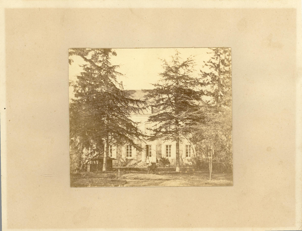 Façade sud de la maison de George SAND à Nohant (Indre)_2