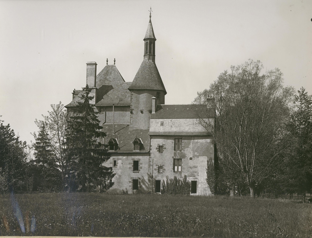 Le château de Briantes (Indre)_0