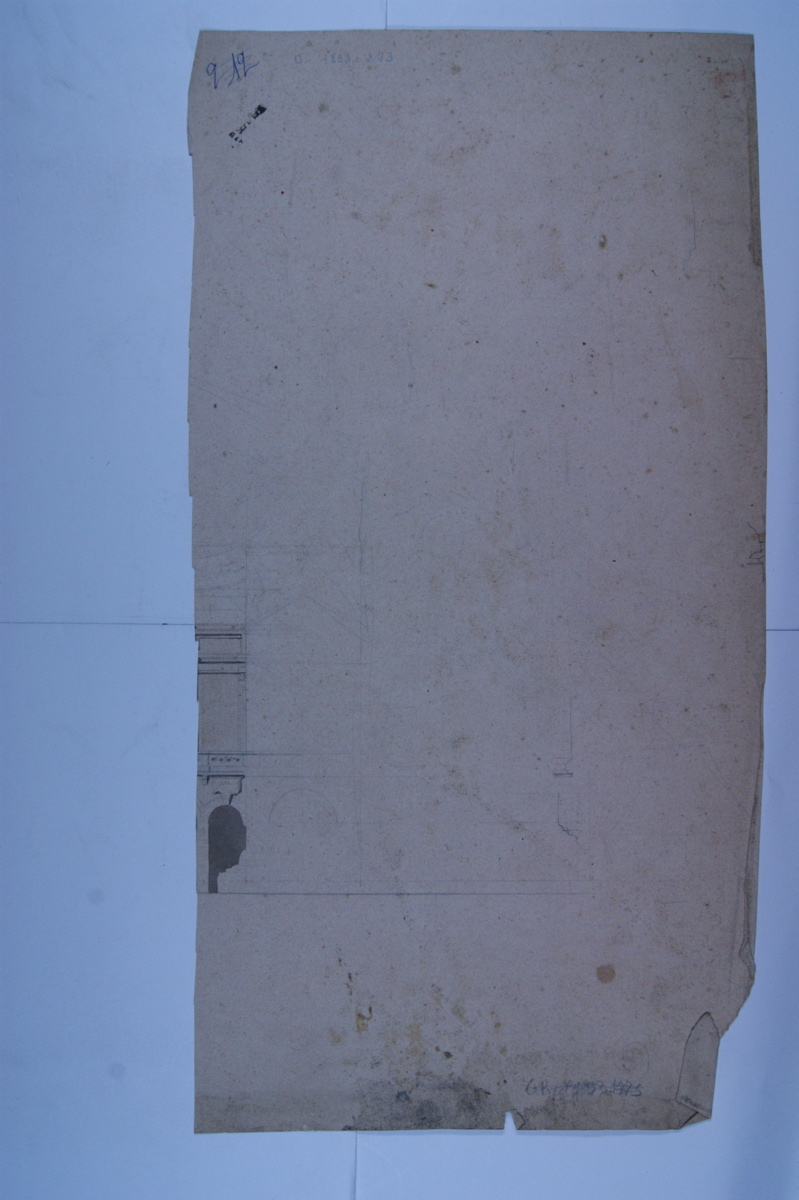 Dessin d'architecture avec fronton et cariatide. (titre factice)_1