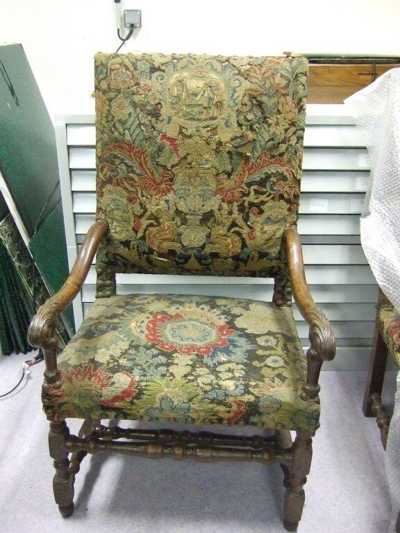 Fauteuil style Louis XIII (titre factice)_0