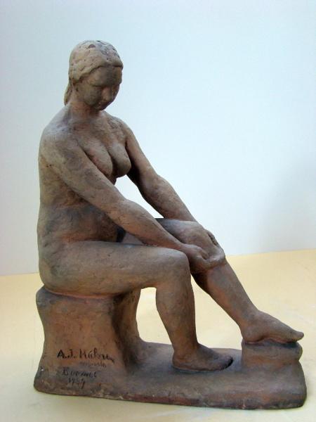 Femme assise mettant son bas, Alfred Jean Halou, 1929