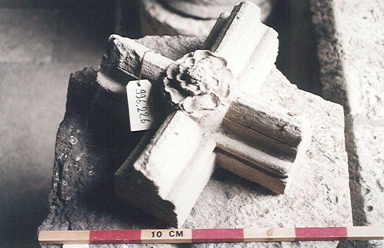 Clef de voûte à rosace_0