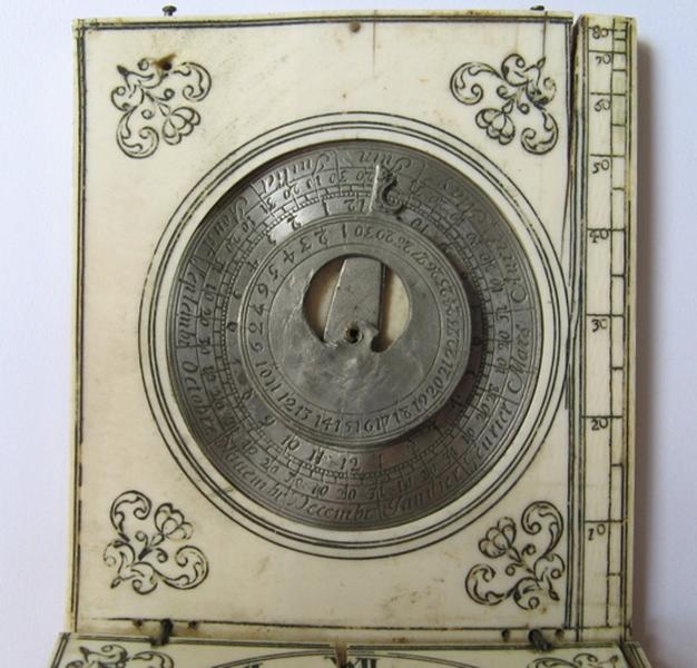 Cadran solaire (diptyque), boussole_3