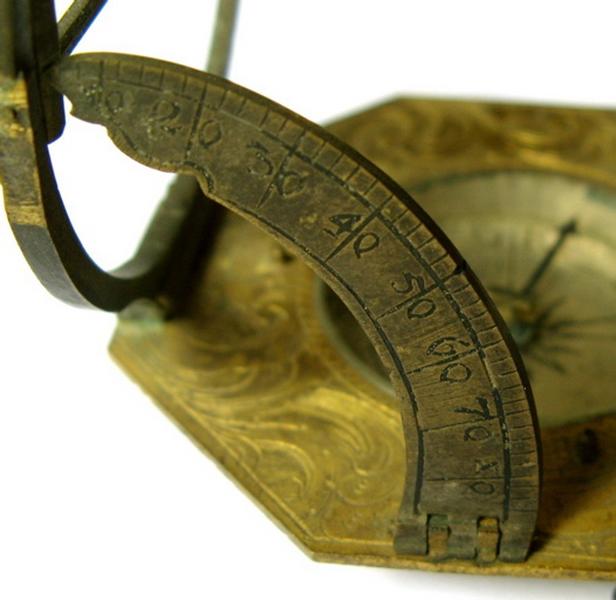 Compas, boussole, montre solaire_2